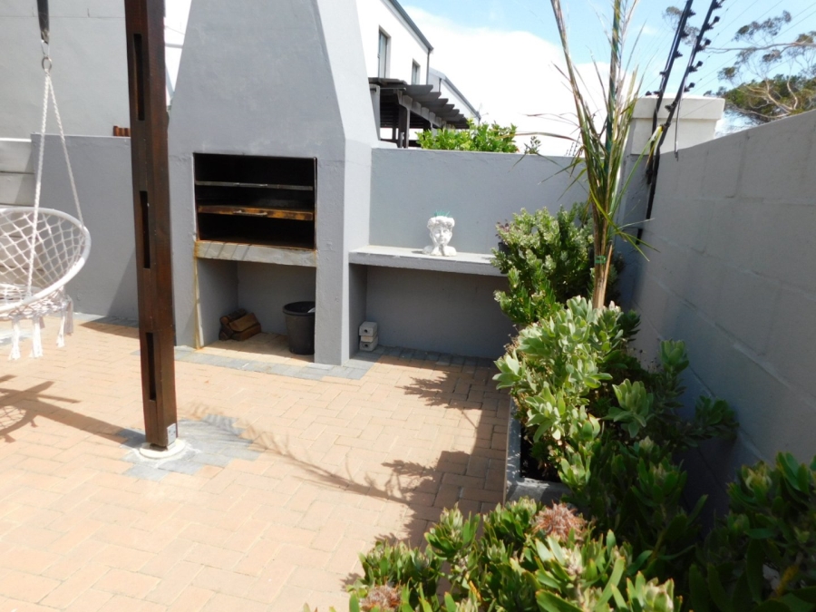 To Let 3 Bedroom Property for Rent in Gordons Bay Central Western Cape